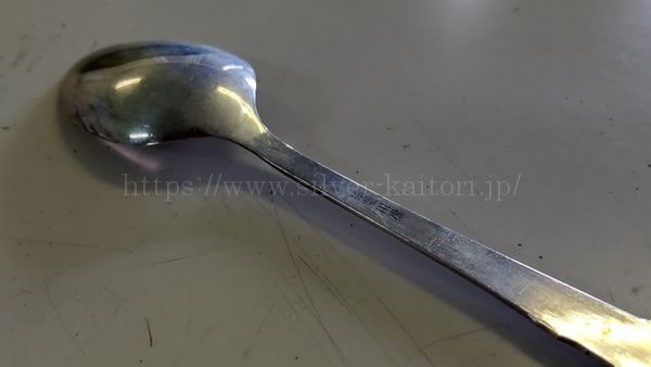銀製刻印のスプーン