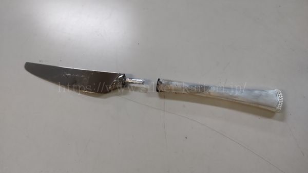 銀製のナイフ