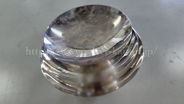 三ツ重の銀杯。